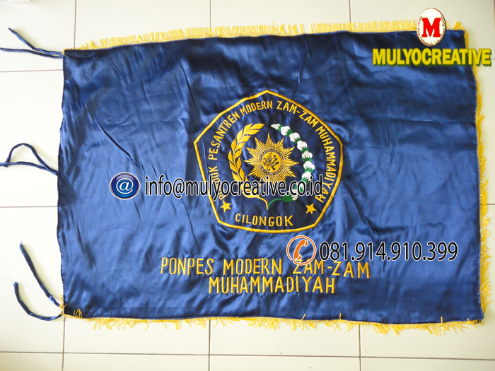 harga bendera panji panji  pesan name tag plakat pin lencana 